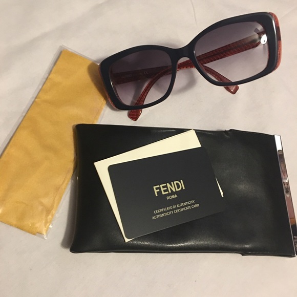 Fendi Red/Blue Sunglasses 🕶 - Picture 4 of 7